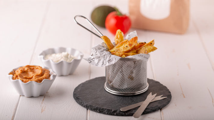 Kartoffelspalten mit Tomaten-Avocado-Dip & Kräuter-Dip