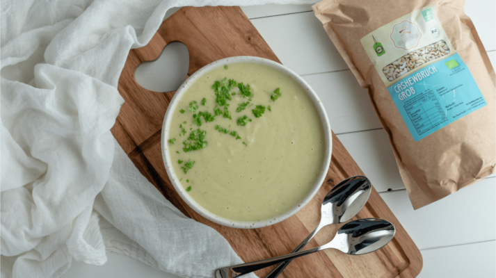 Gemüse-Cashewcreme Suppe | vegan & nussig